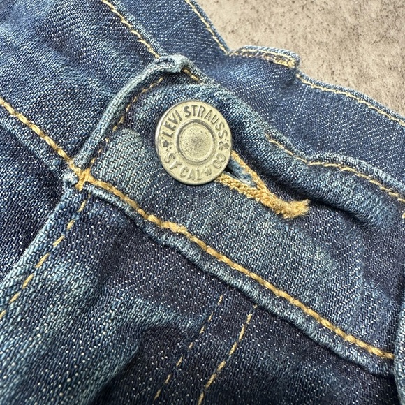 Levi's 511 Cut-off Denim Shorts - Picture 5 of 7